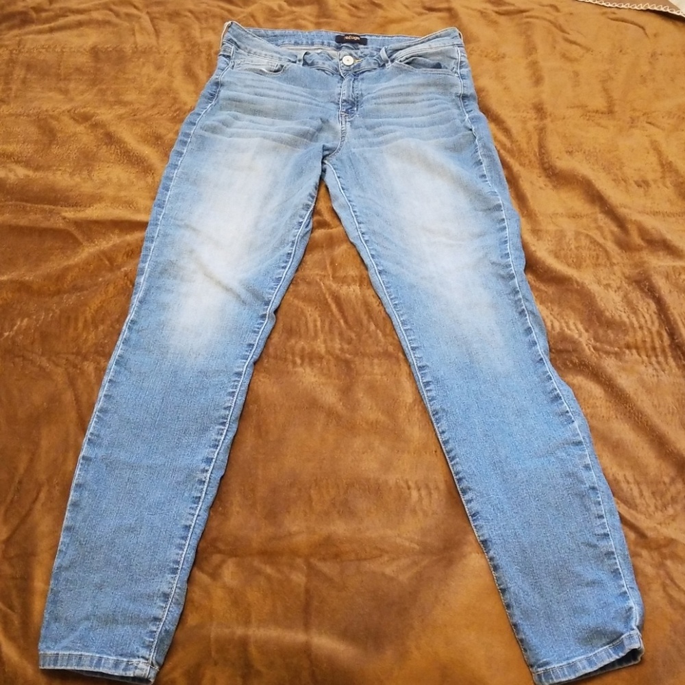 Light Wash Jeans